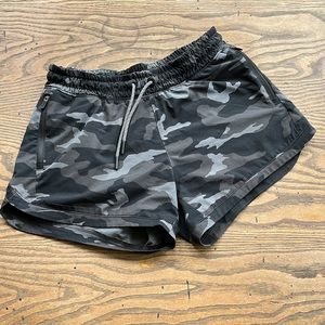 Athleta girl camo print  play shorts 3” inseam size 14/XL